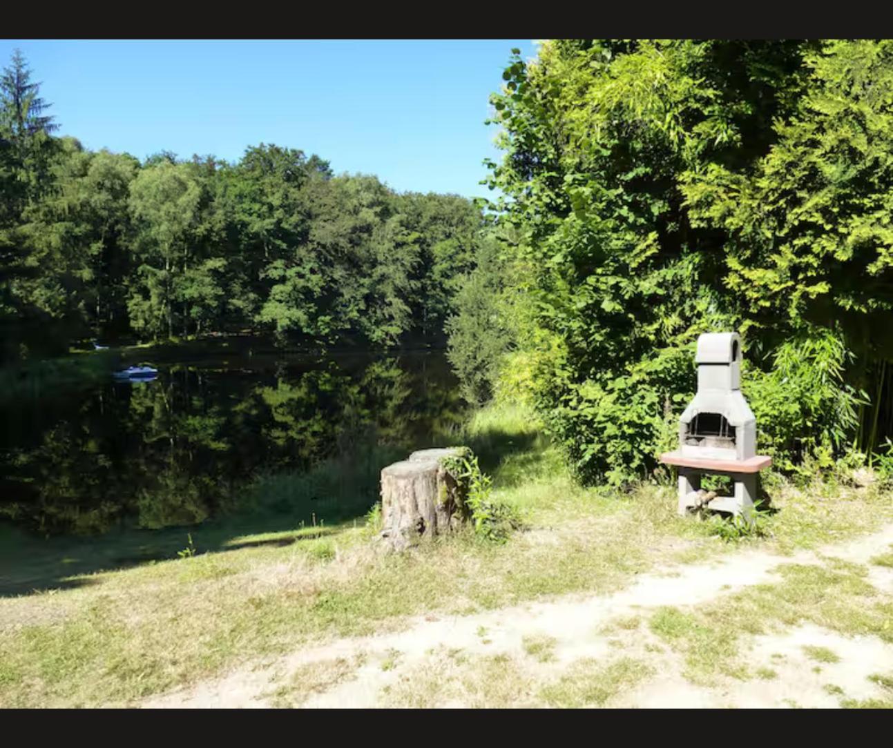 Cabane Limousine Au Bord D'Un Etang Bonnac-la-Côte المظهر الخارجي الصورة